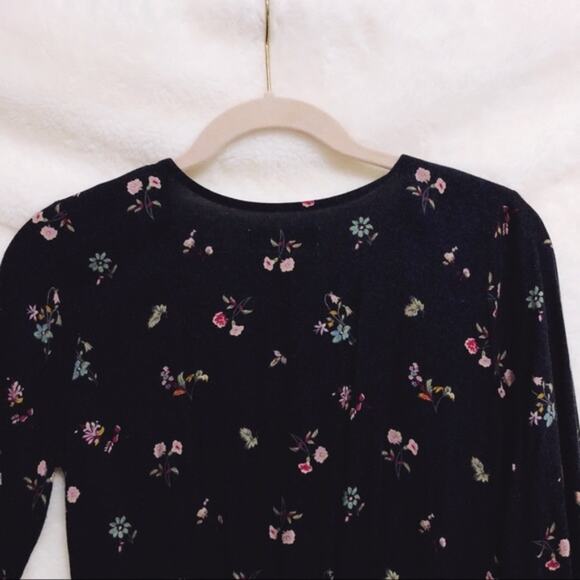 Hollister Black Flower Patterned V-Neck Romper - Picture 8 of 8